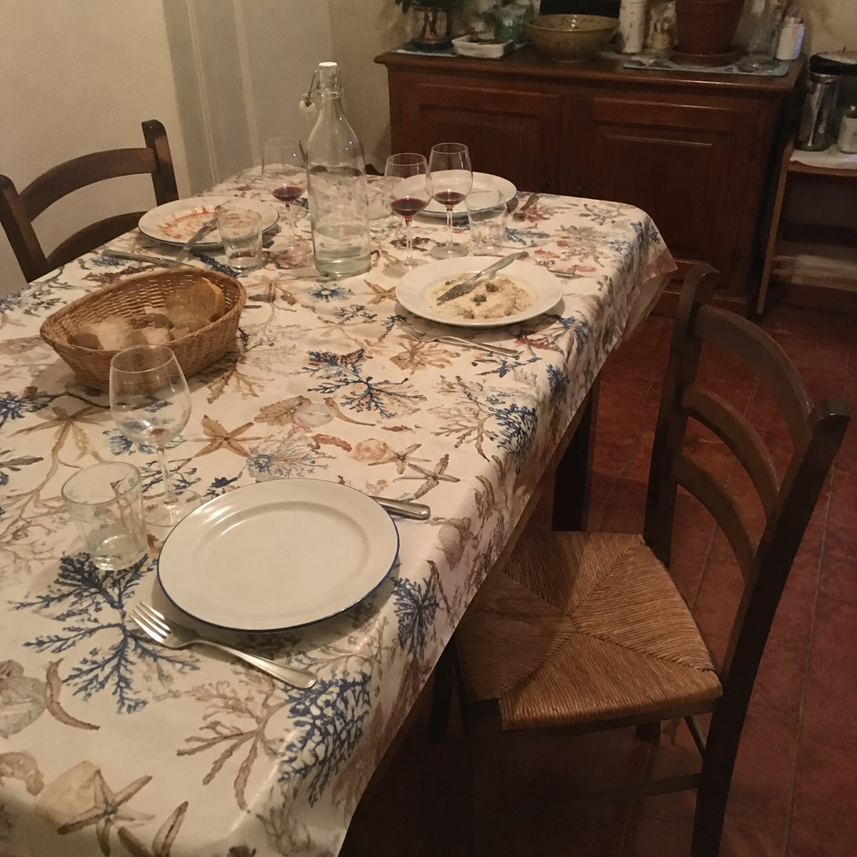 Mio padre non veniva più a cena il giovedì. Ci ho messo mesi a capire perché.